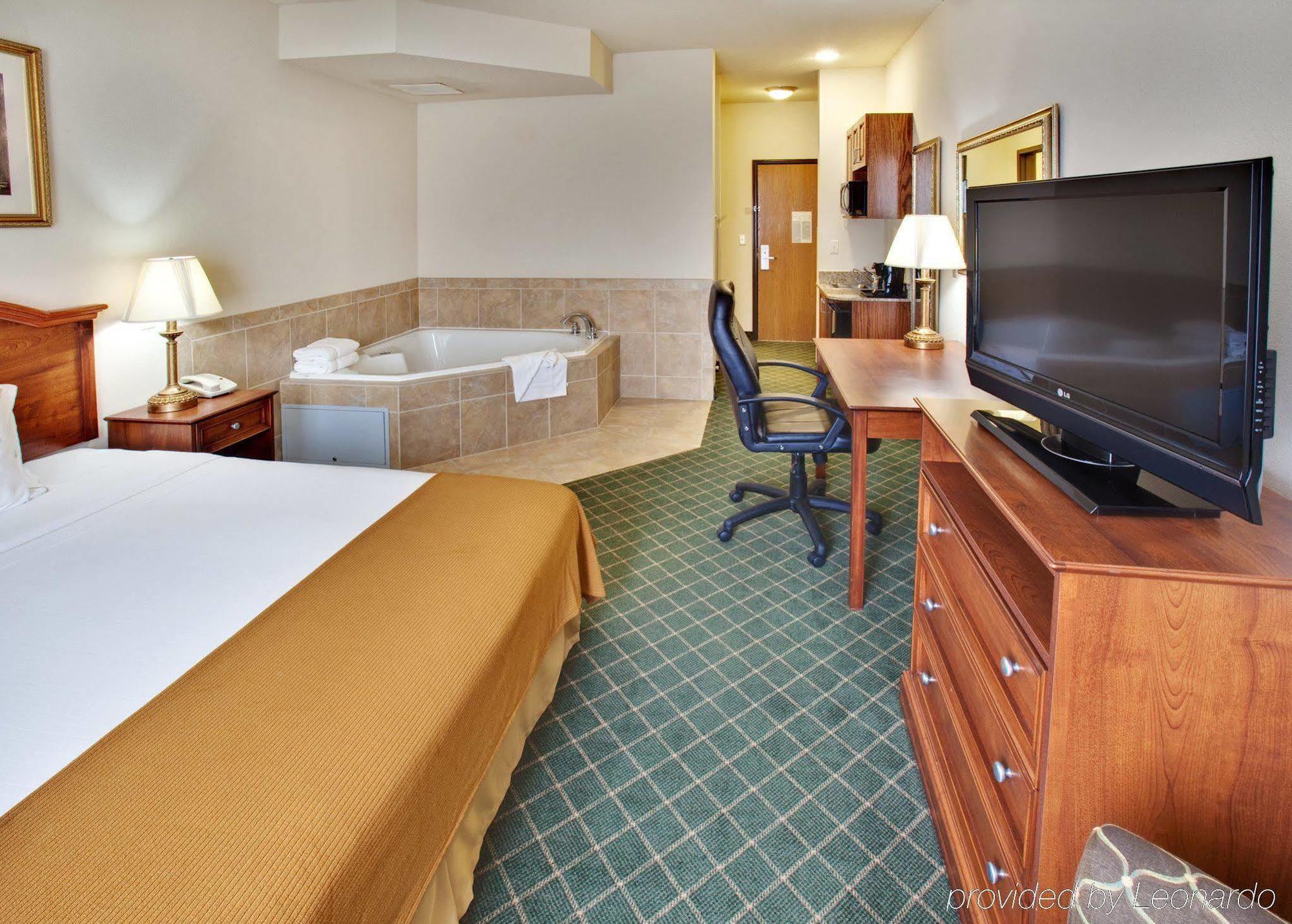 Express & Bellevue-omaha Area By Ihg Hotel Bellevue