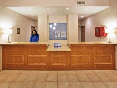 Express & Bellevue-omaha Area By Ihg Hotel