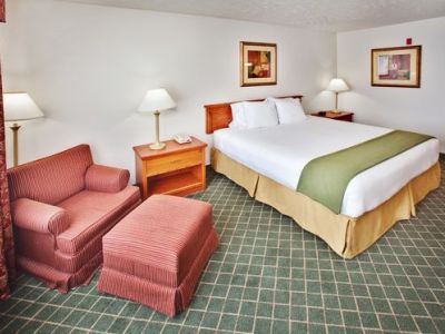 Express & Bellevue-omaha Area By Ihg 2* Bellevue