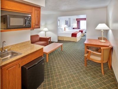 Express & Bellevue-omaha Area By Ihg Hotel Bellevue