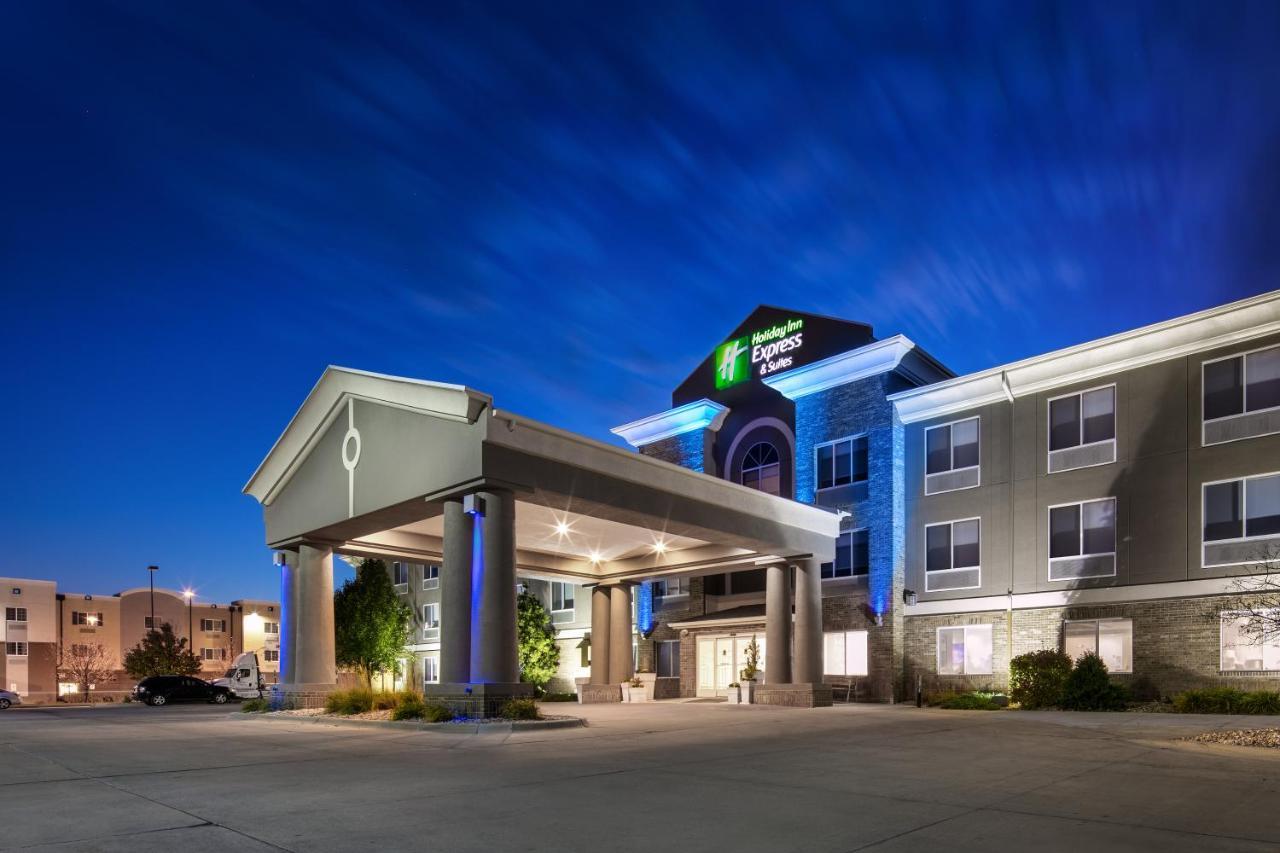 Express & Bellevue-omaha Area By Ihg Hotel